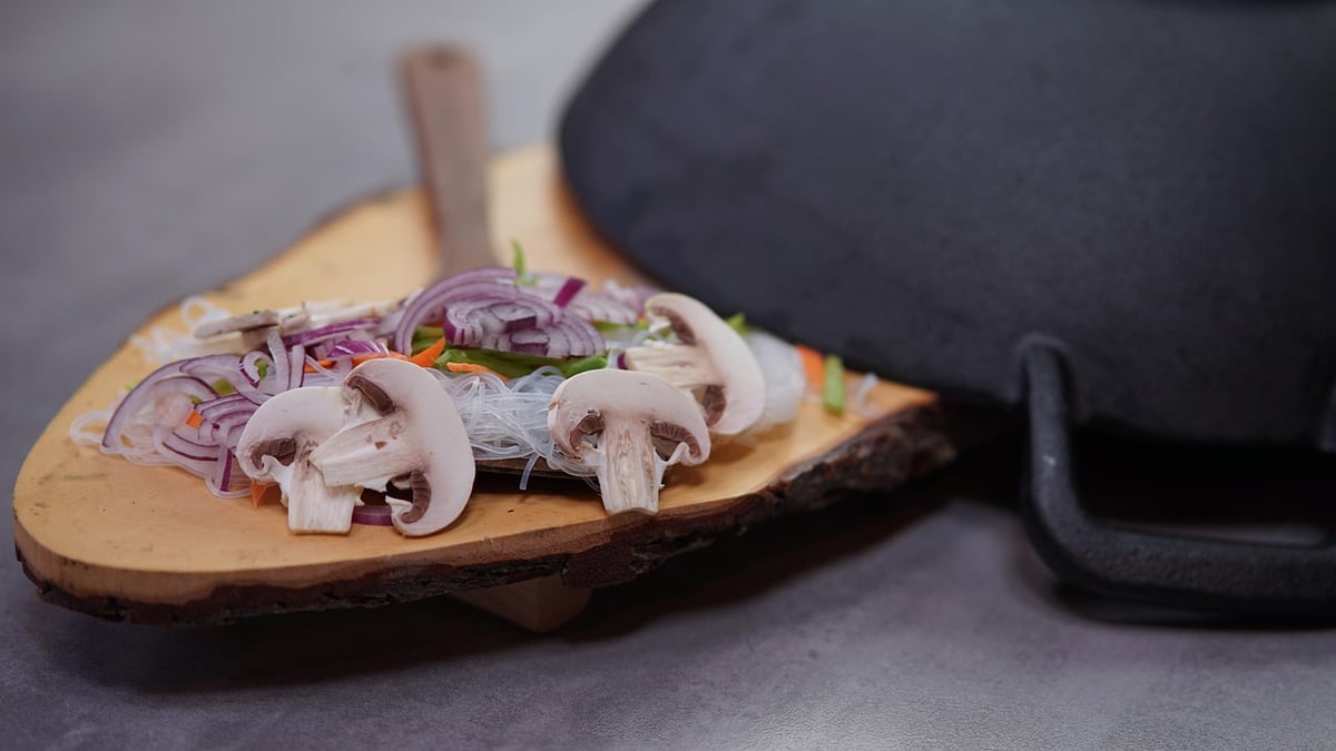 Comment utiliser un wok pour cuisiner des plats savoureux et rapides