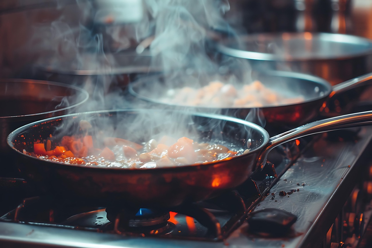 d&eacute;couvrez l'art du wok cooking : recettes savoureuses, conseils pratiques et techniques authentiques pour cuisiner facilement et rapidement des plats sains et gourmands.